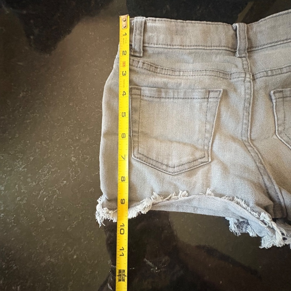 Girls' Cat & Jack Classic Frayed Hem Jean Shorts - Picture 14 of 15